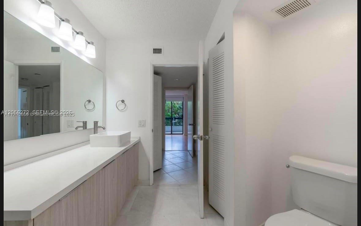 Photo of 19101 36th Ct  #304, Aventura, Florida, 33180 - Second Bathroom