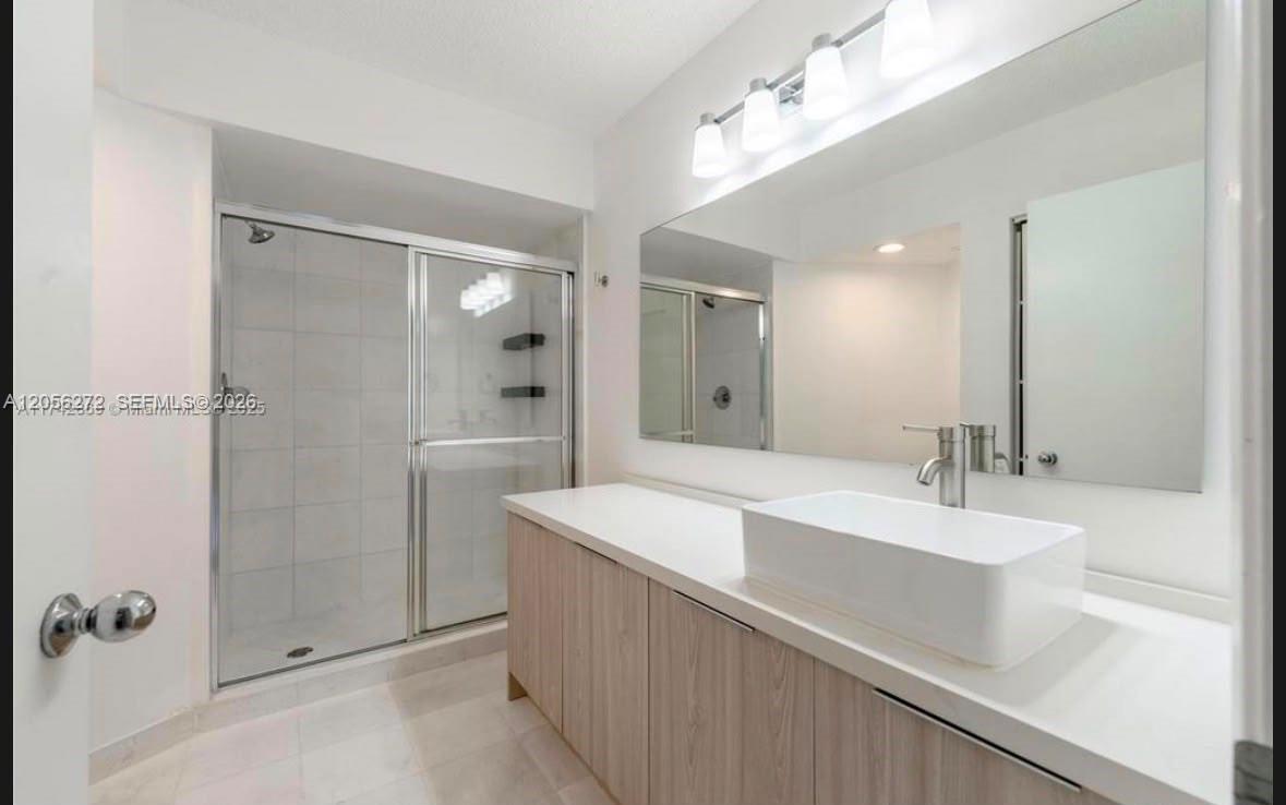 Photo of 19101 36th Ct  #304, Aventura, Florida, 33180 - Second Bathroom