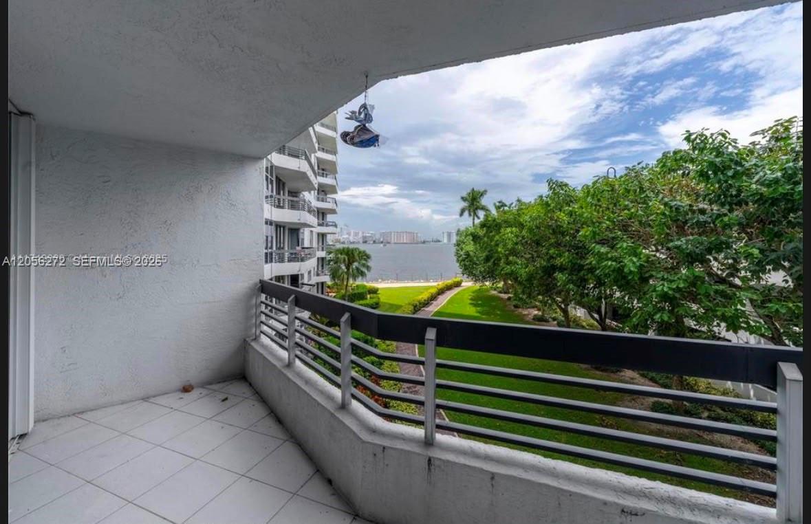 Photo of 19101 36th Ct  #304, Aventura, Florida, 33180 - 
