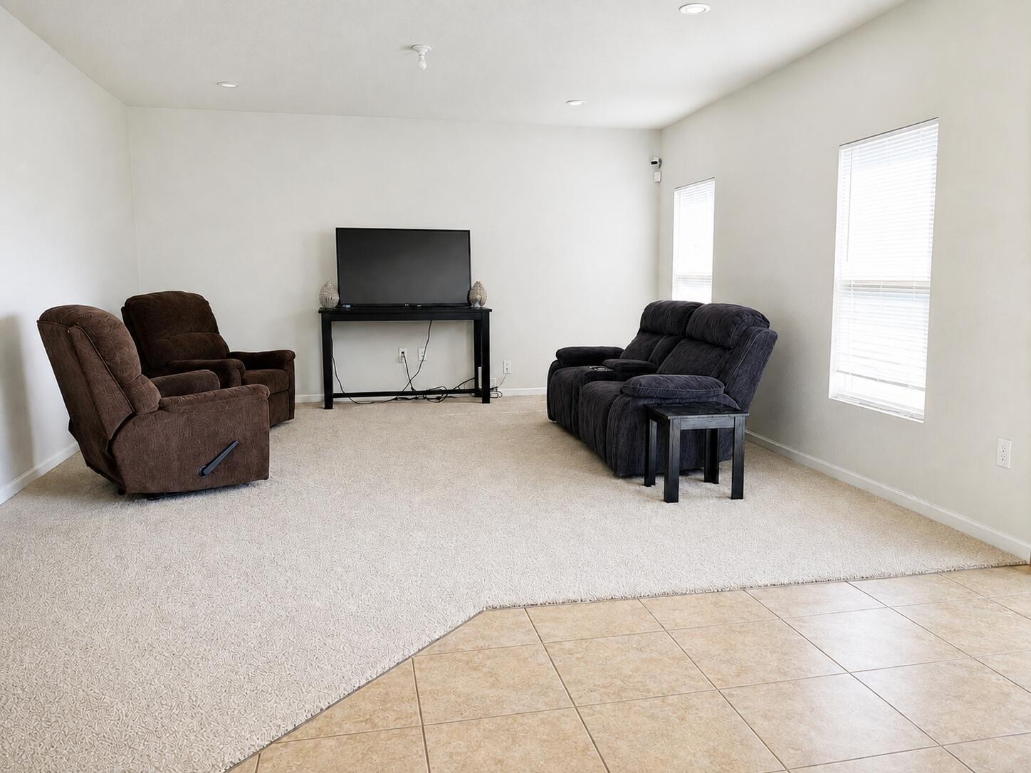 See details 164 4 / 2253 sq. ft. $ 2026-08-20 0 Photo