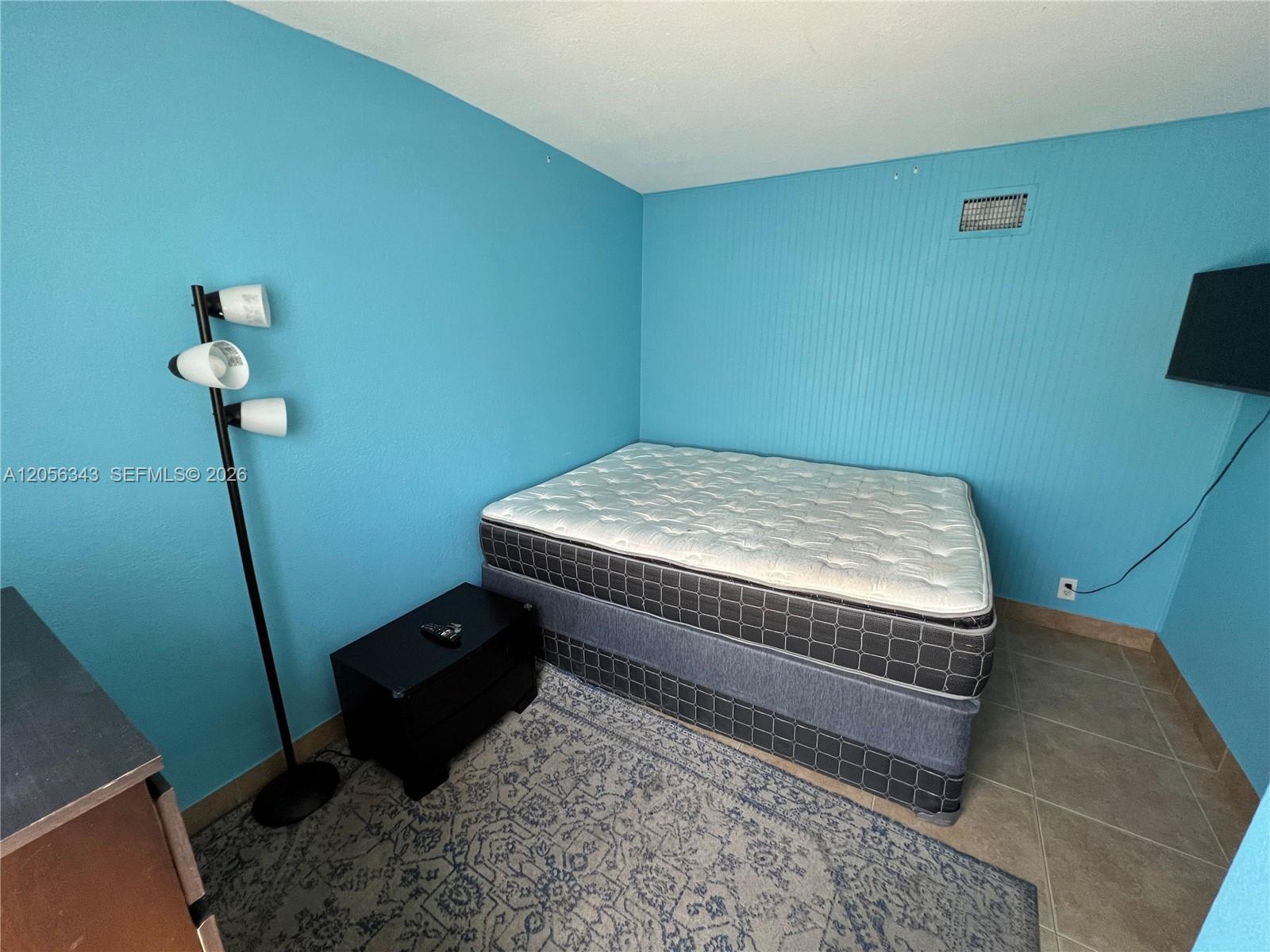 Ver detalles / 2009 sq. ft. $ 2026-07-20 0 foto