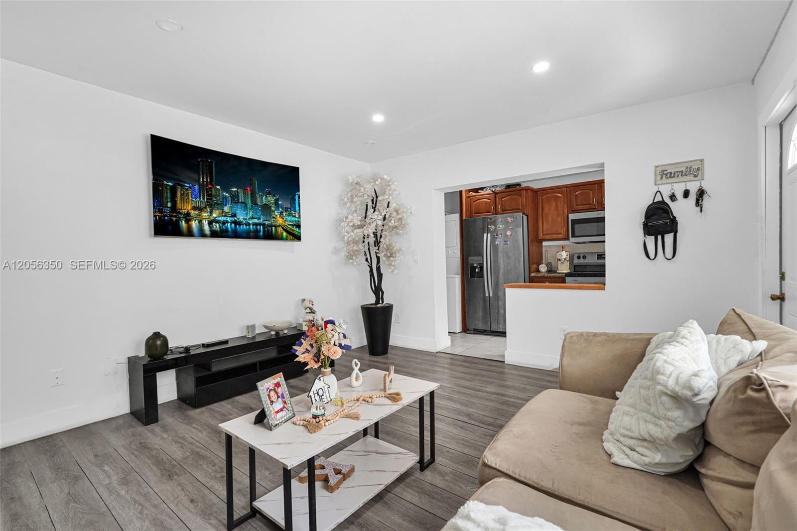   /  1120 sq. ft. $ 2026-07-20 0 foto