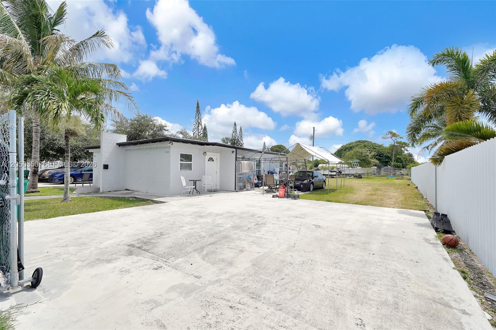   /  1120 sq. ft. $ 2026-07-20 0 foto