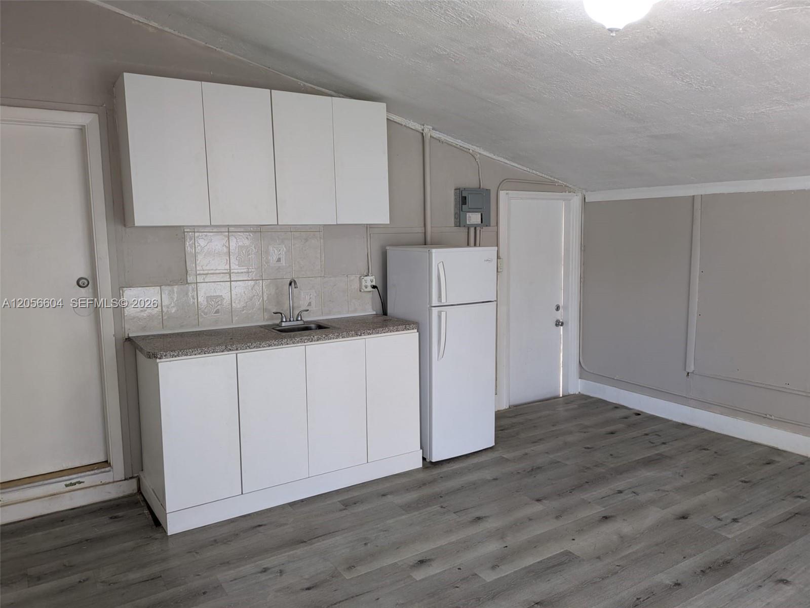   /  3095 sq. ft. $ 2026-07-20 0 foto