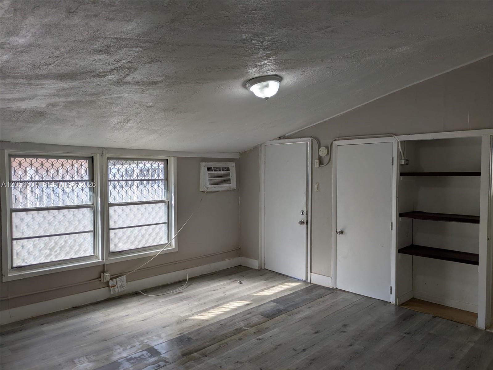   /  3095 sq. ft. $ 2026-07-20 0 foto