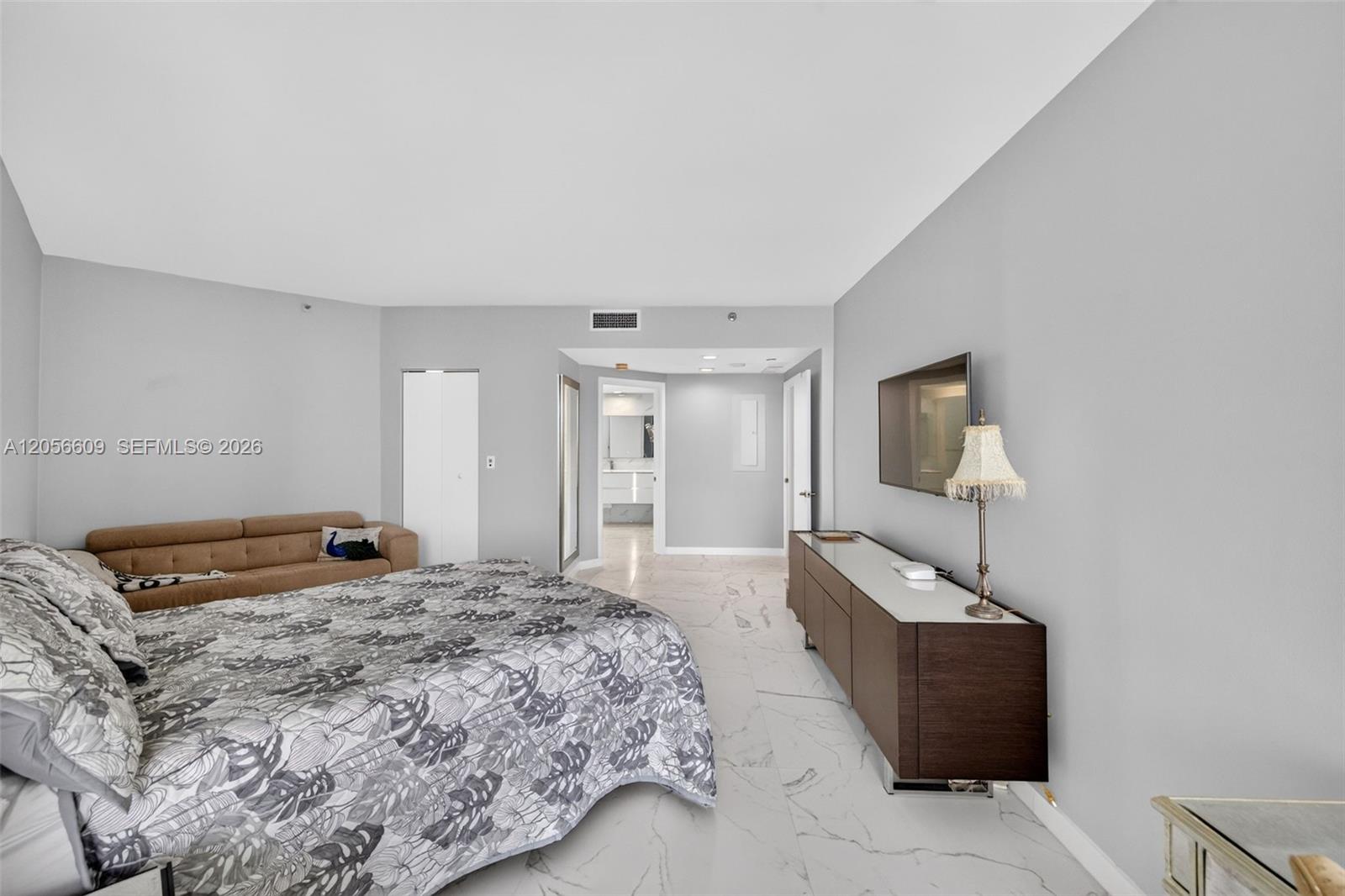 Ver detalles 1005 2 / 2 1690 sq. ft. $ 2026-07-20 0 foto