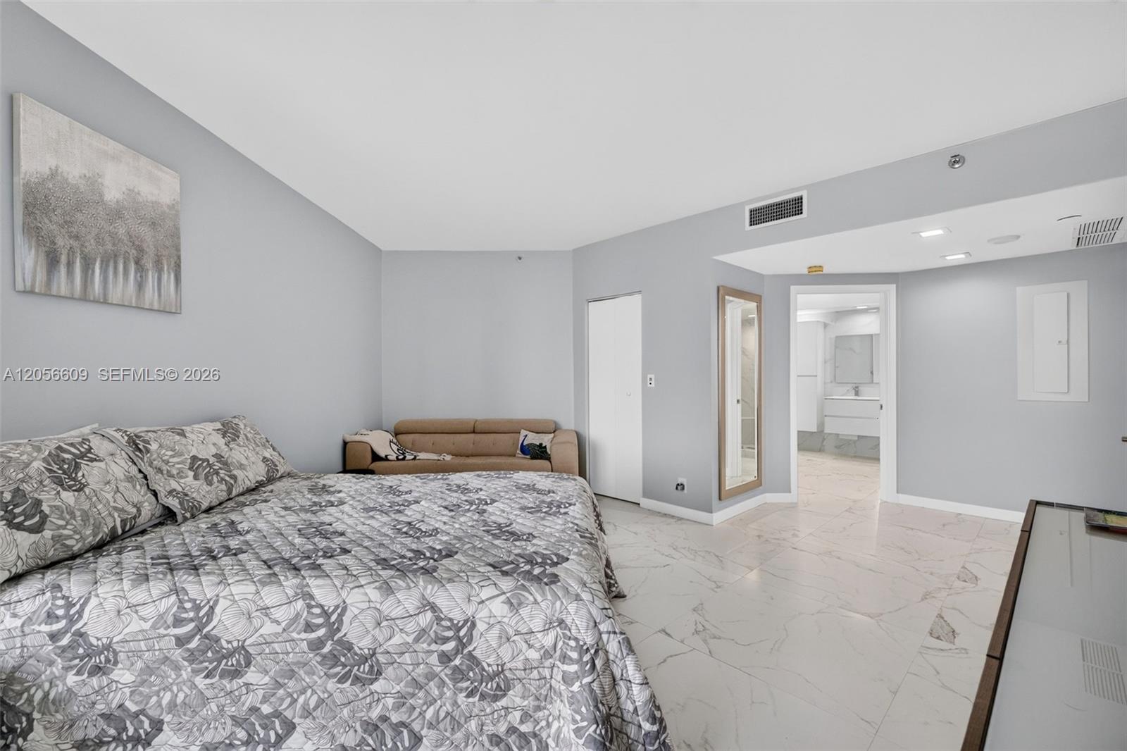 Ver detalles 1005 2 / 2 1690 sq. ft. $ 2026-07-20 0 foto