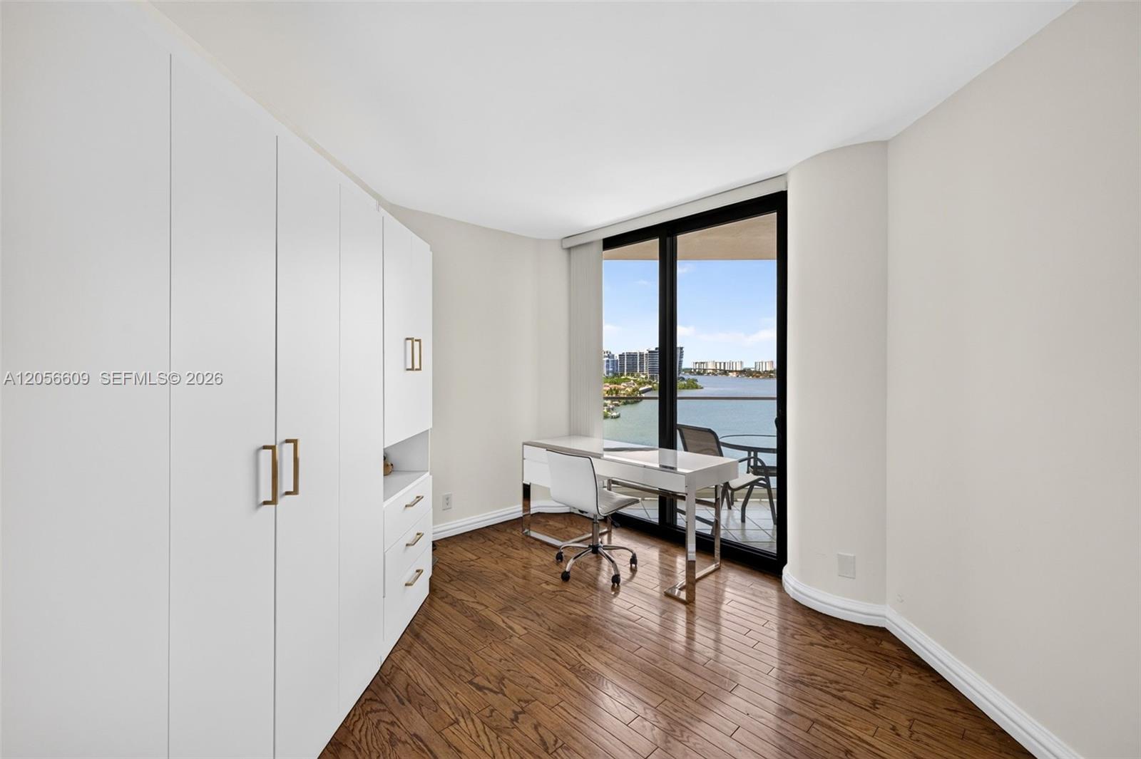 Ver detalles 1005 2 / 2 1690 sq. ft. $ 2026-07-20 0 foto
