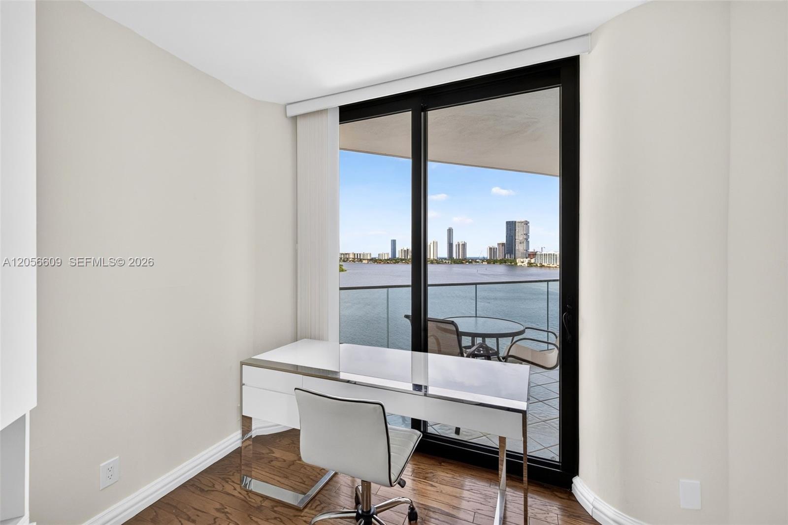 Ver detalles 1005 2 / 2 1690 sq. ft. $ 2026-07-20 0 foto
