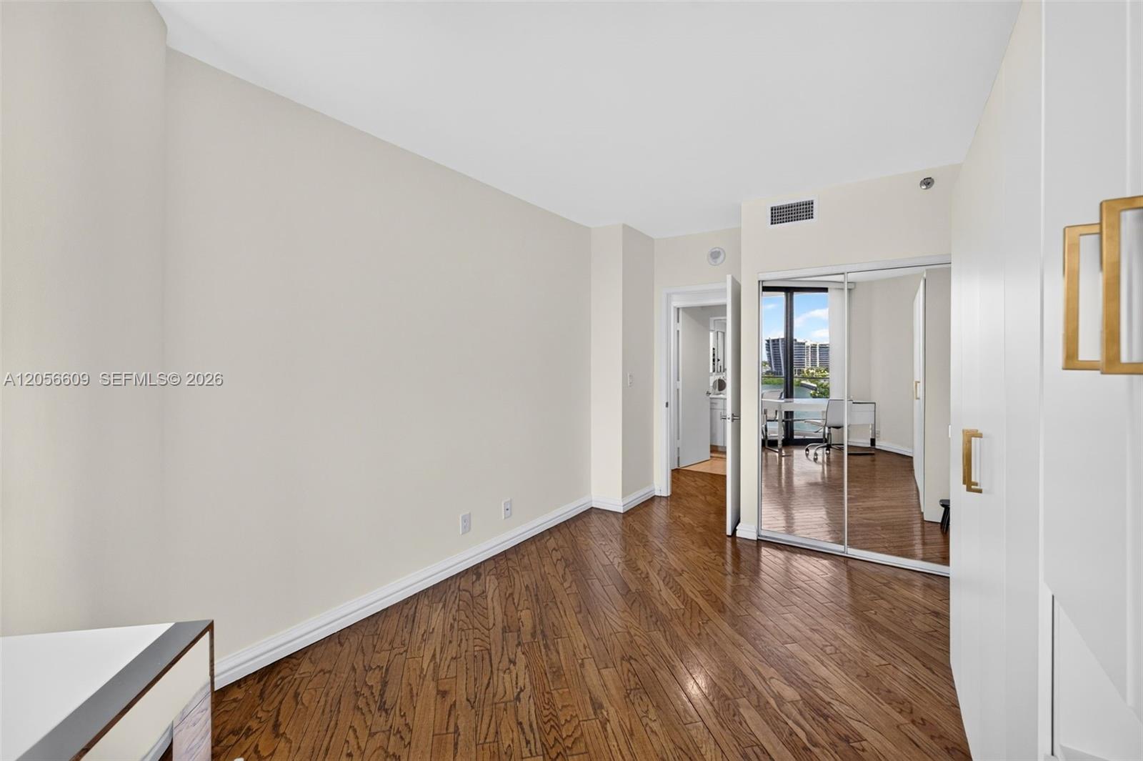 Ver detalles 1005 2 / 2 1690 sq. ft. $ 2026-07-20 0 foto