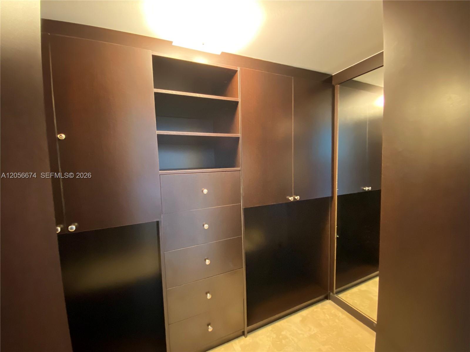 1210 1 / 2 1337 sq. ft. $ 2026-07-20 0 foto