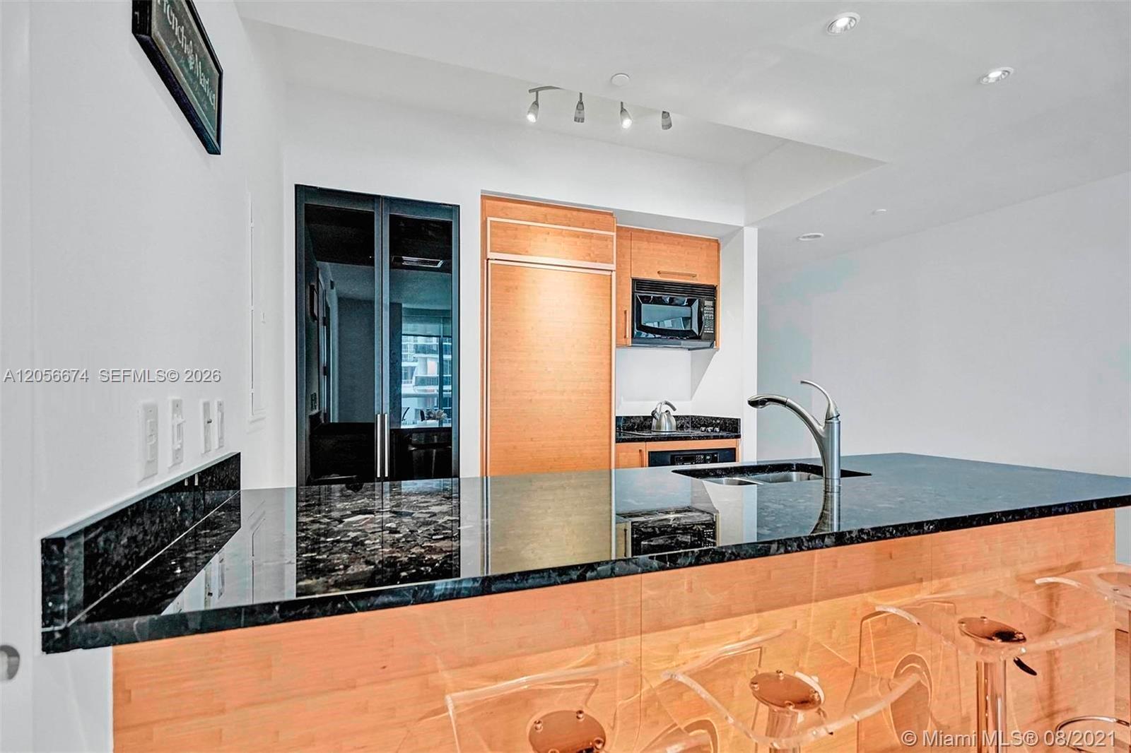 1210 1 / 2 1337 sq. ft. $ 2026-07-20 0 foto