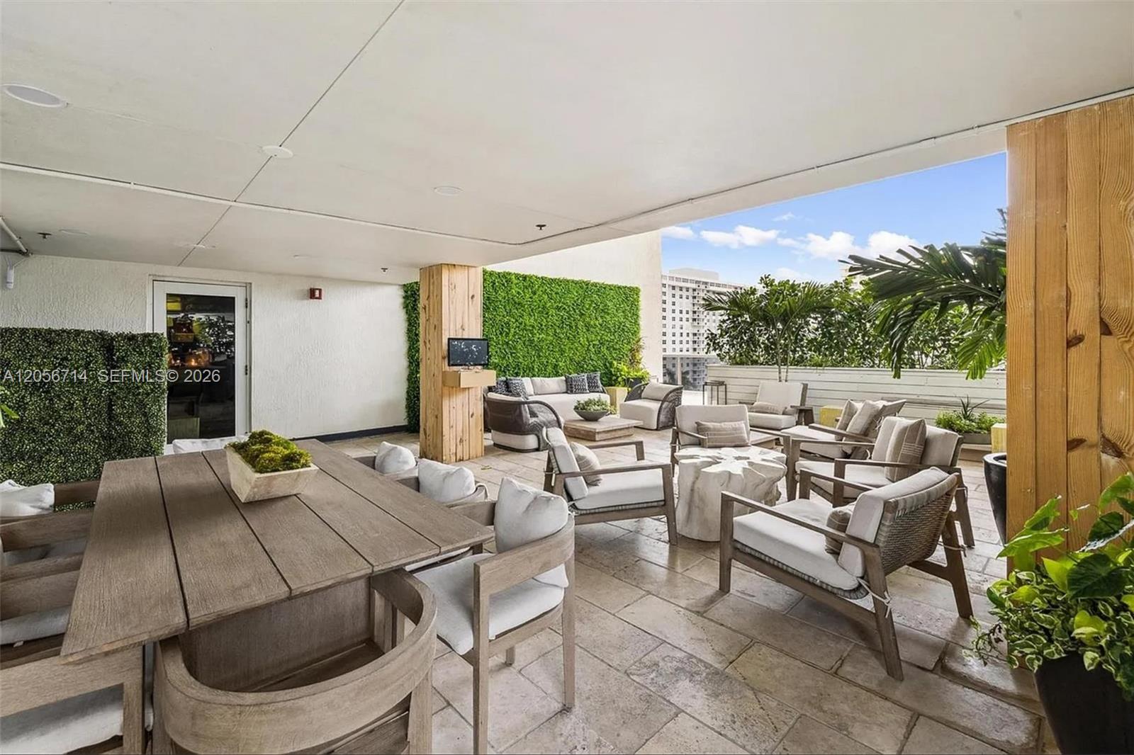 2204 3 / 4 2078 sq. ft. $ 2026-07-20 0 foto