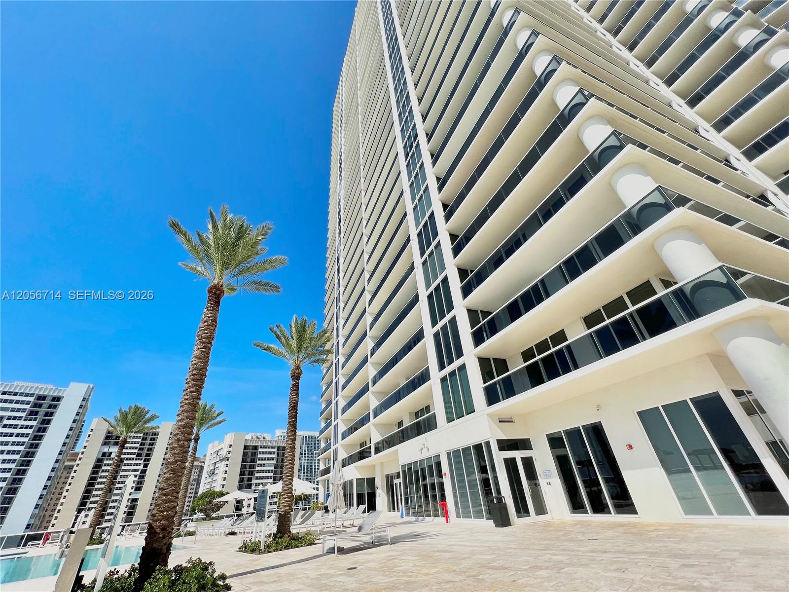 2204 3 / 4 2078 sq. ft. $ 2026-07-20 0 foto