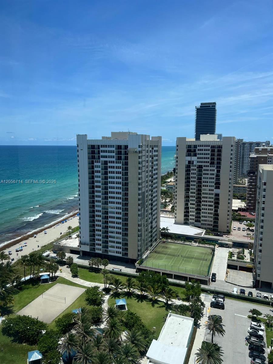 2204 3 / 4 2078 sq. ft. $ 2026-07-20 0 foto