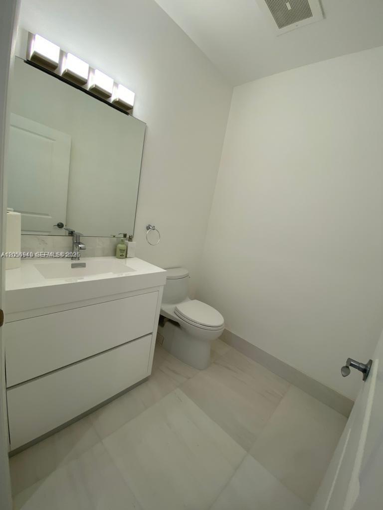 Photo of 1945 Ocean Dr  #211, Hallandale Beach, Florida, 33009 - 