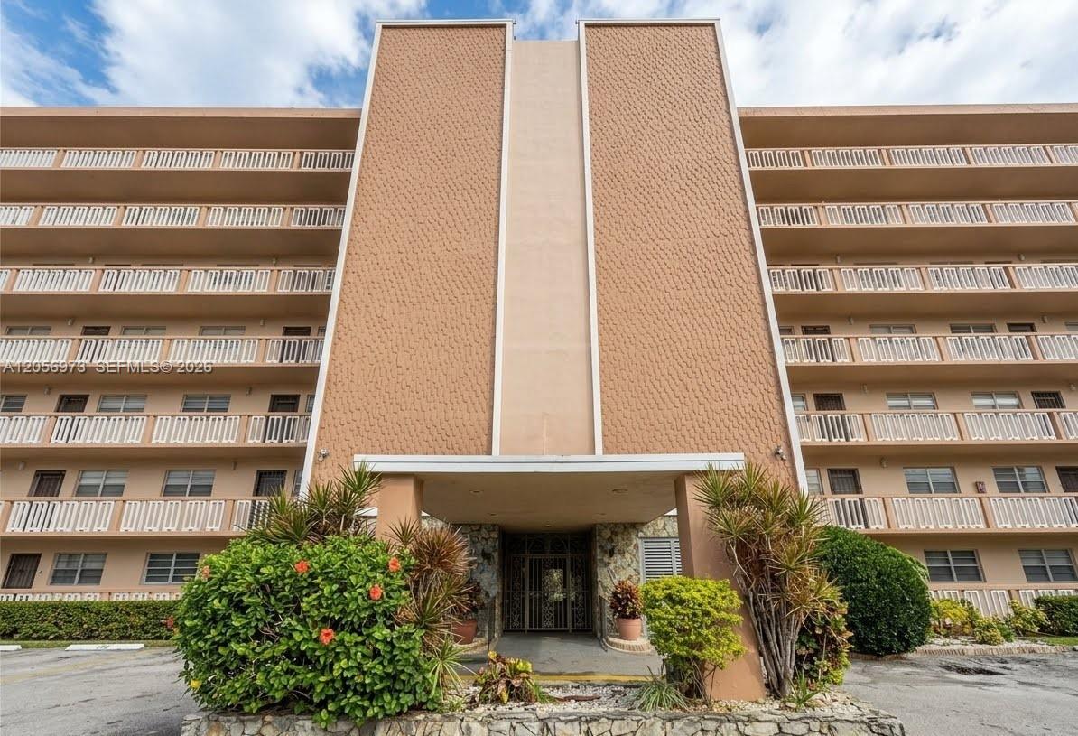 Photo of 301 14th Ave  #507, Hallandale Beach, Florida, 33009 - 