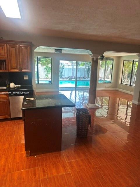   /  3693 sq. ft. $ 2026-07-21 0 foto