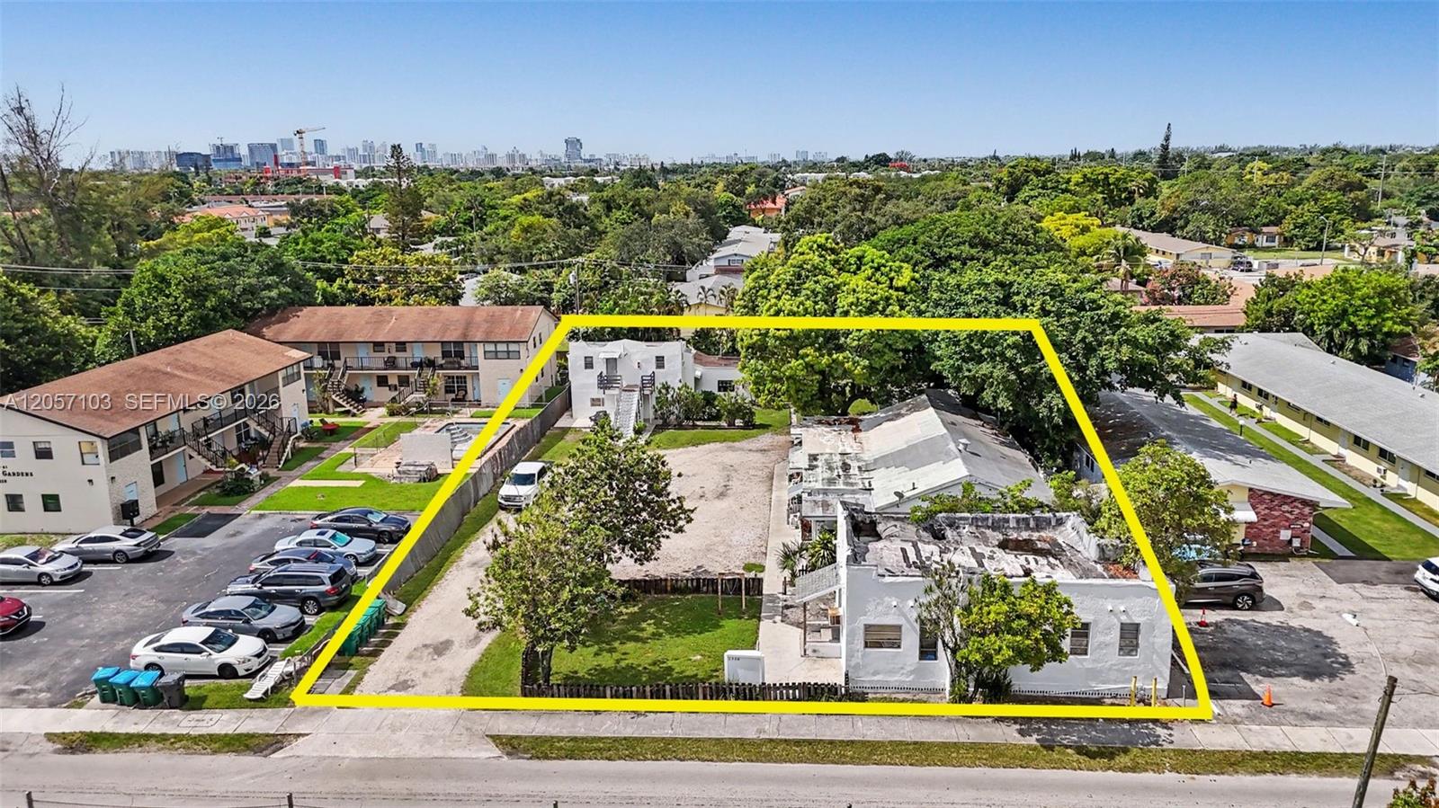 Ver detalles / 8034 sq. ft. $ 2026-07-21 0 foto