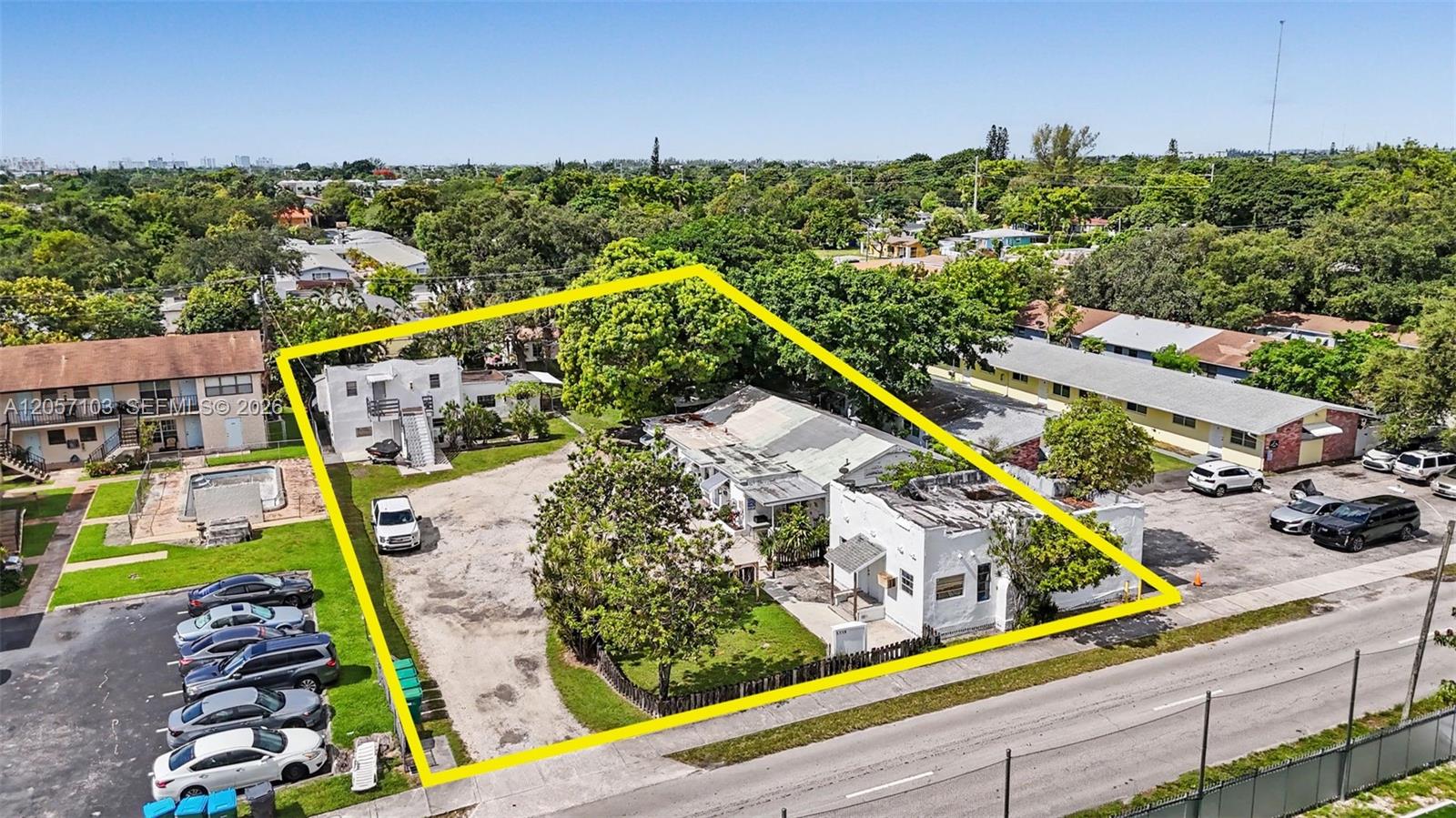 Ver detalles / 8034 sq. ft. $ 2026-07-21 0 foto