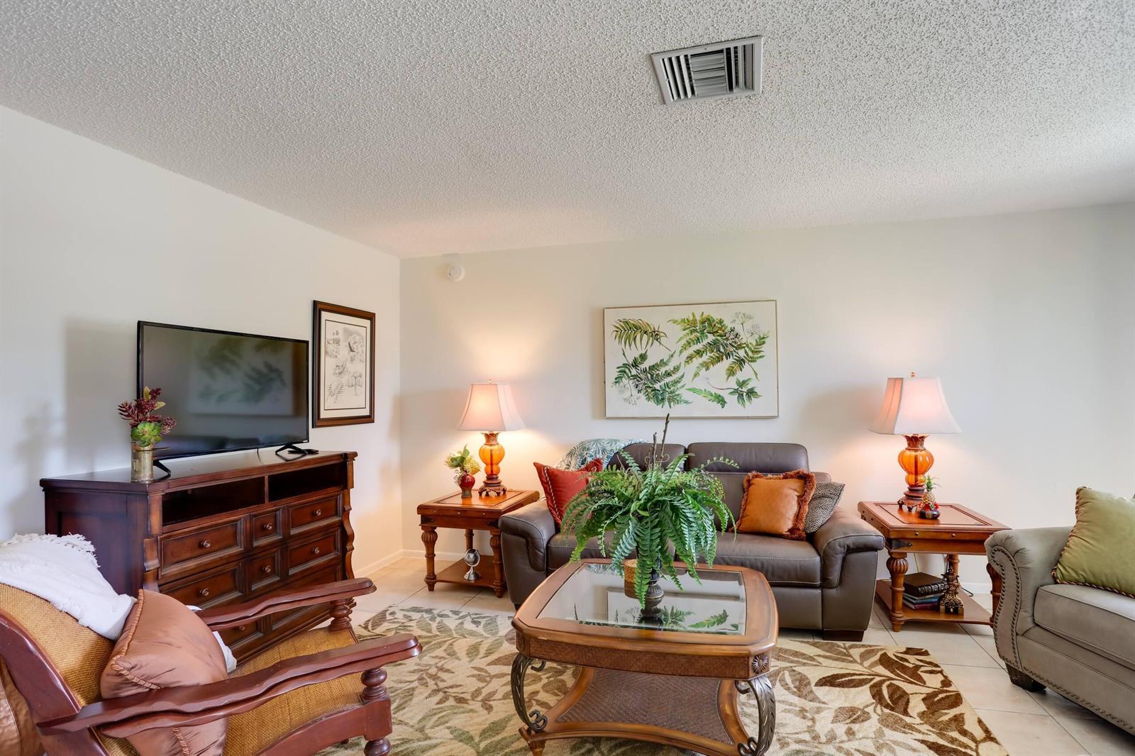   / 0 2775 sq. ft. $ 2026-07-22 0 foto