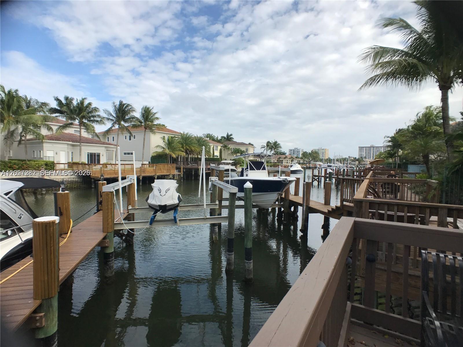 Photo of 957 Harbor Vw  (957), Hollywood, Florida, 33019 - 