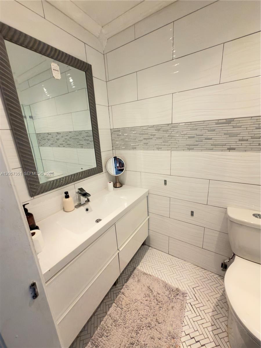 Photo of 329 Poinciana Dr  #909, Sunny Isles Beach, Florida, 33160 - 