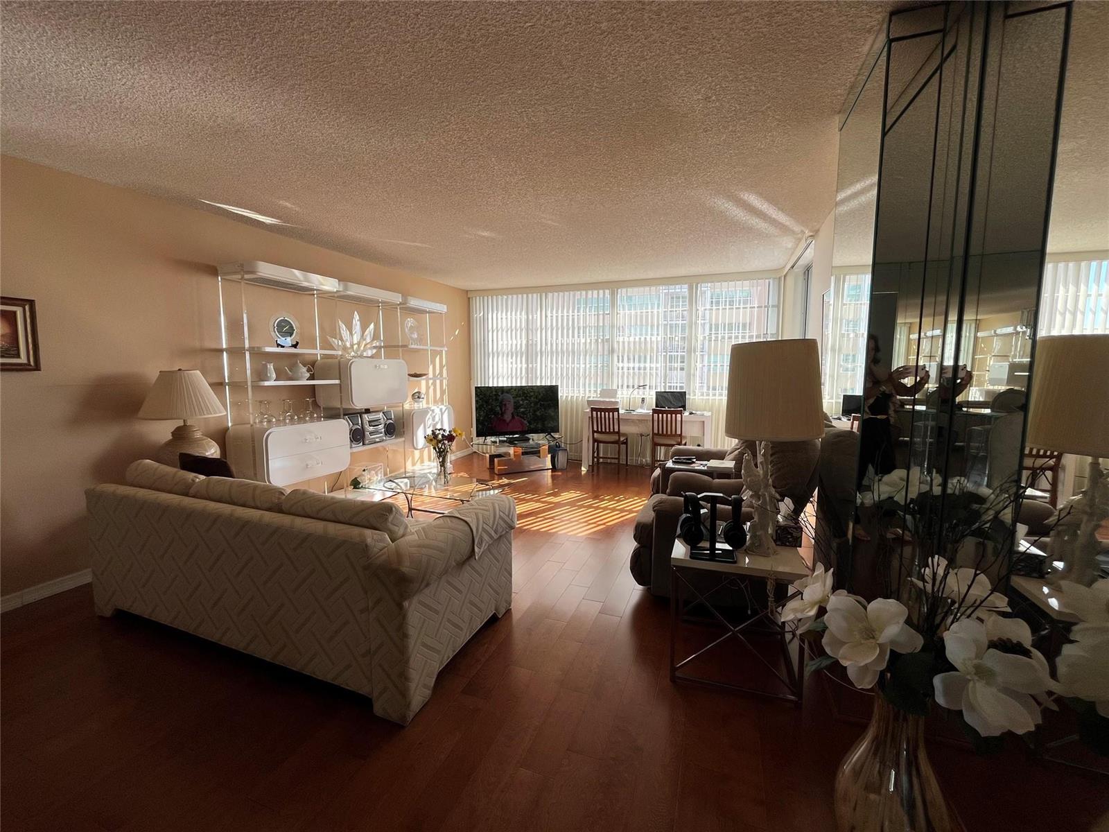 Photo of 1400 OCEAN #707, Hollywood, Florida, 33019 - Photo 4