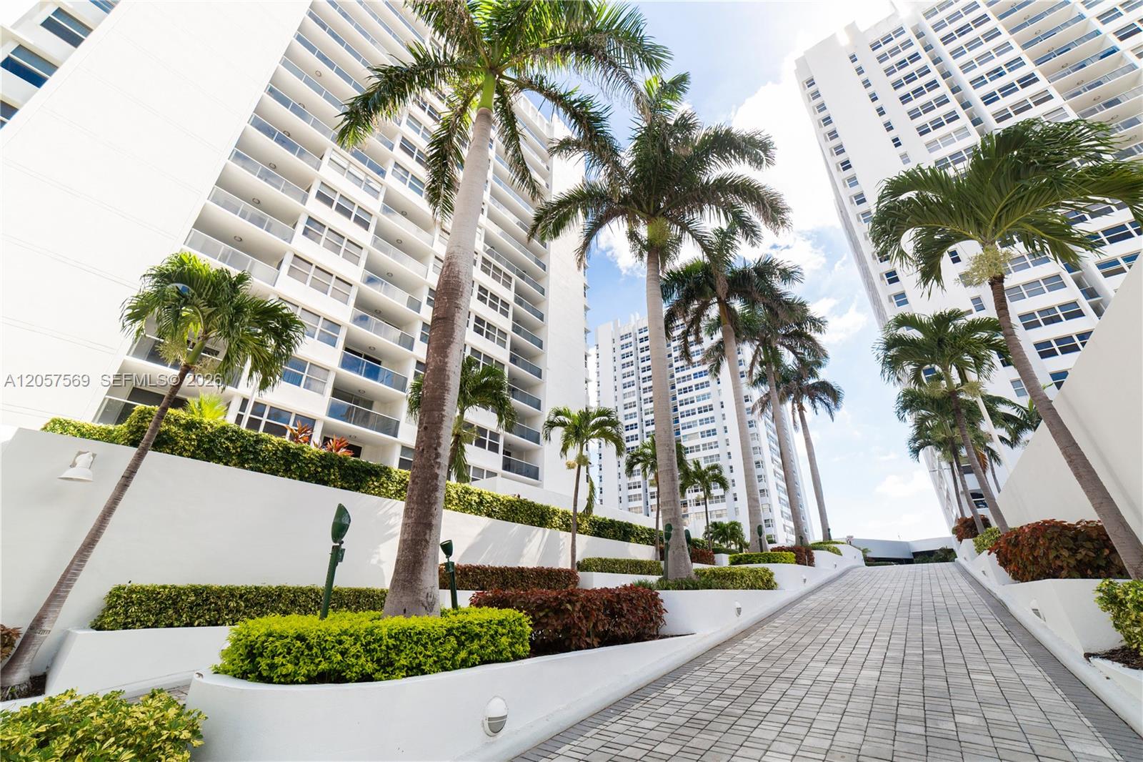 La Mer Estates