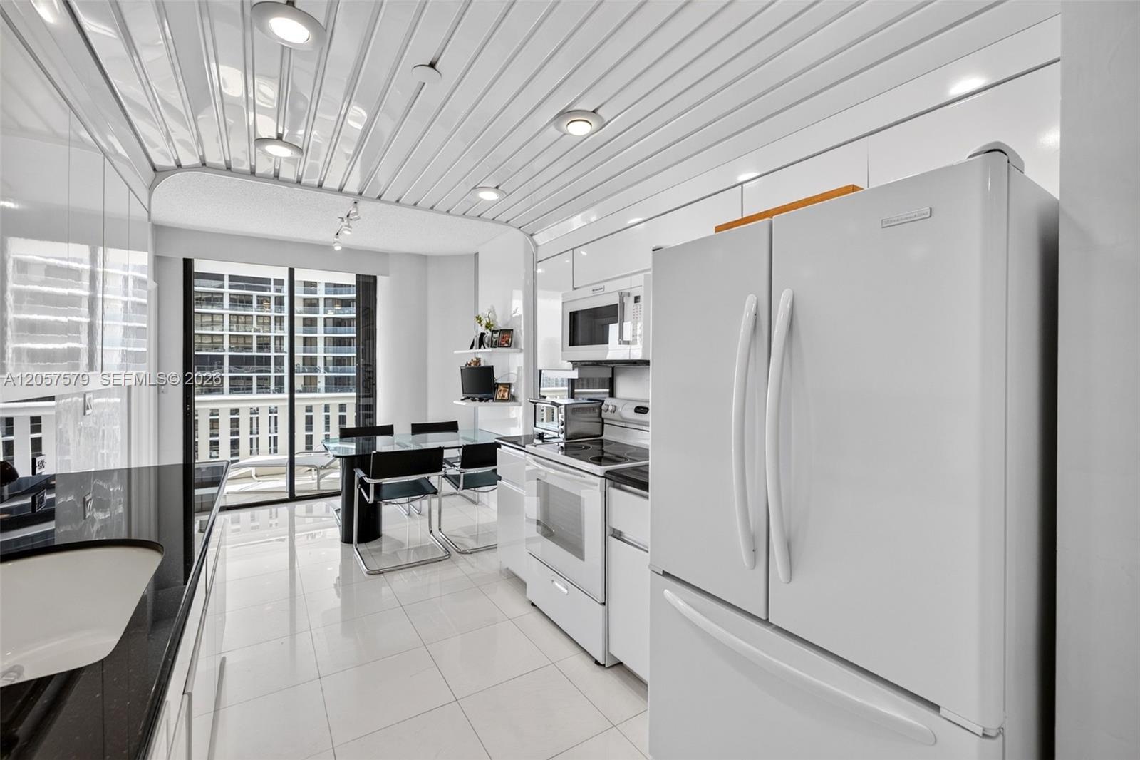 Ver detalles 2506 2 / 3 2154 sq. ft. $ 2026-07-21 0 foto