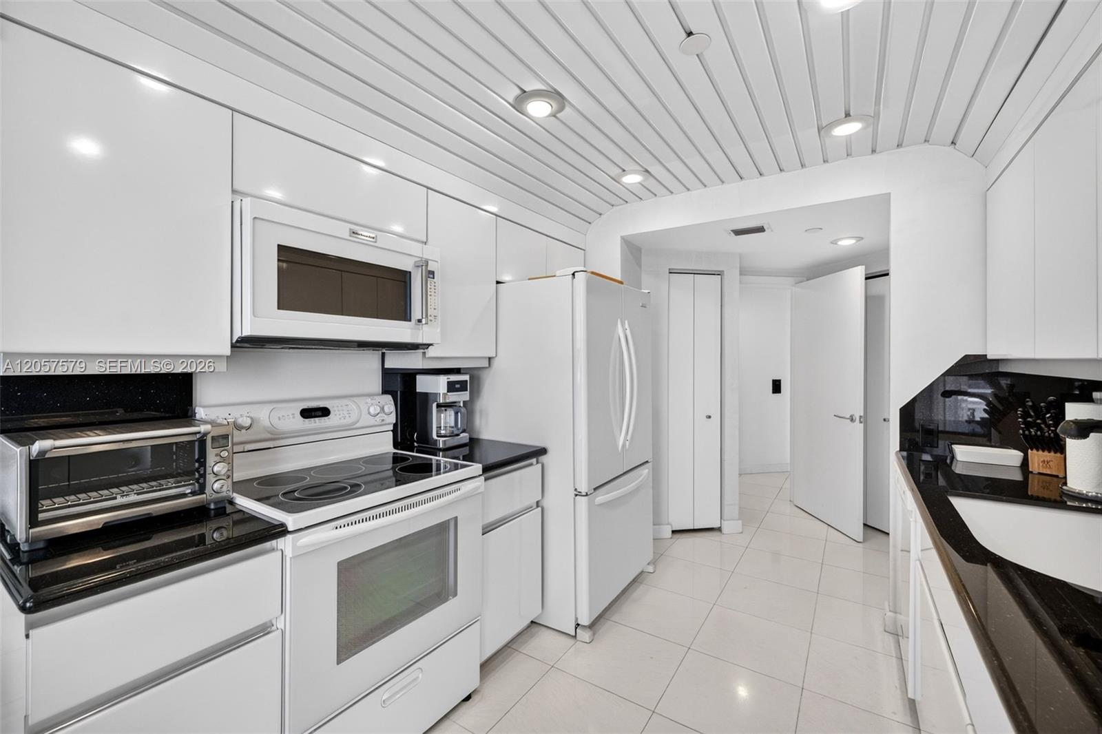 Ver detalles 2506 2 / 3 2154 sq. ft. $ 2026-07-21 0 foto