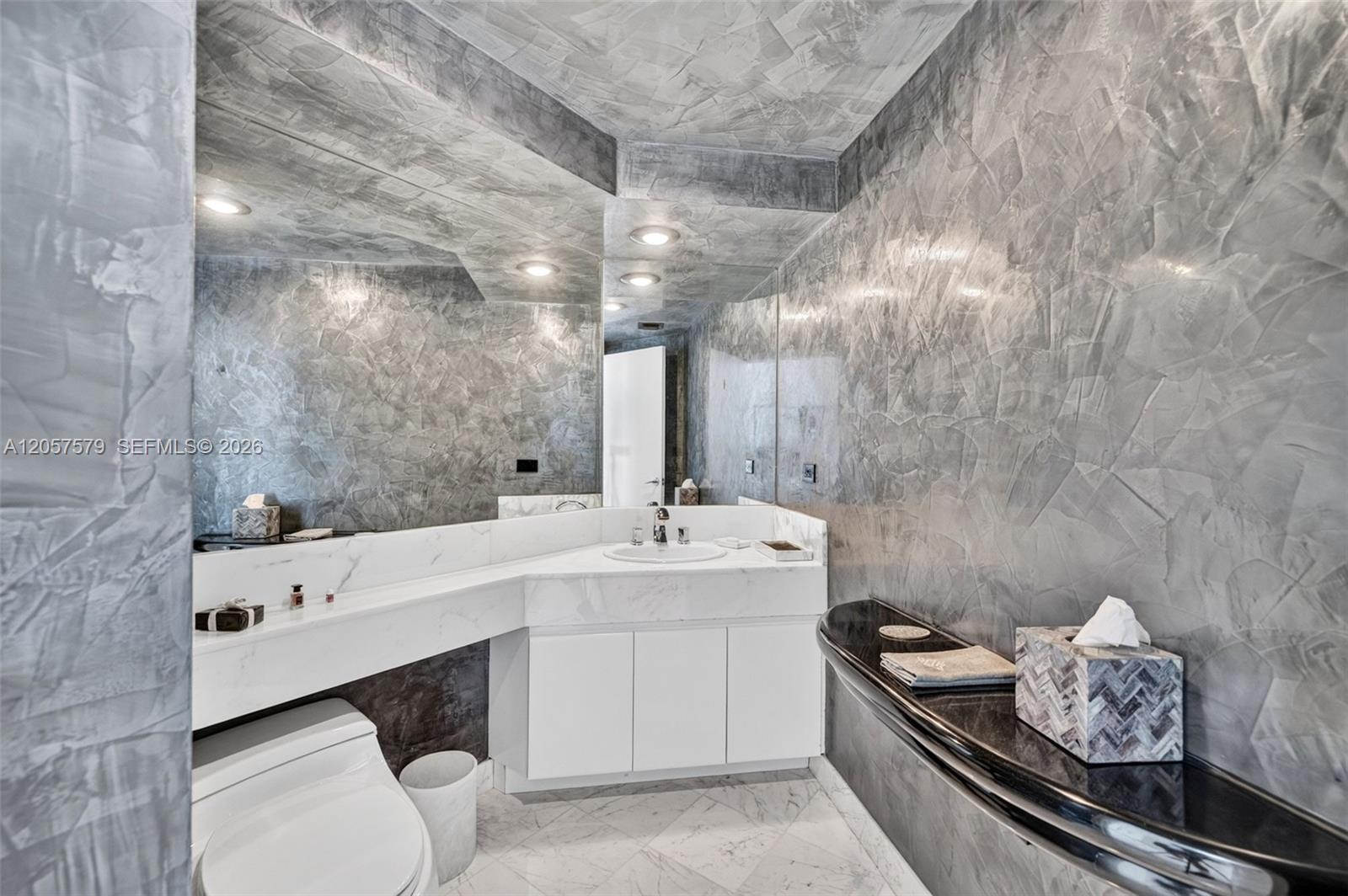 Ver detalles 2506 2 / 3 2154 sq. ft. $ 2026-07-21 0 foto