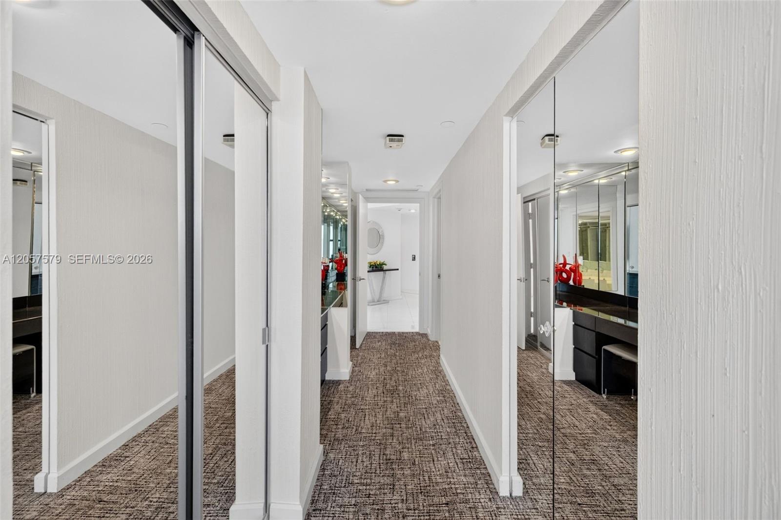 Ver detalles 2506 2 / 3 2154 sq. ft. $ 2026-07-21 0 foto