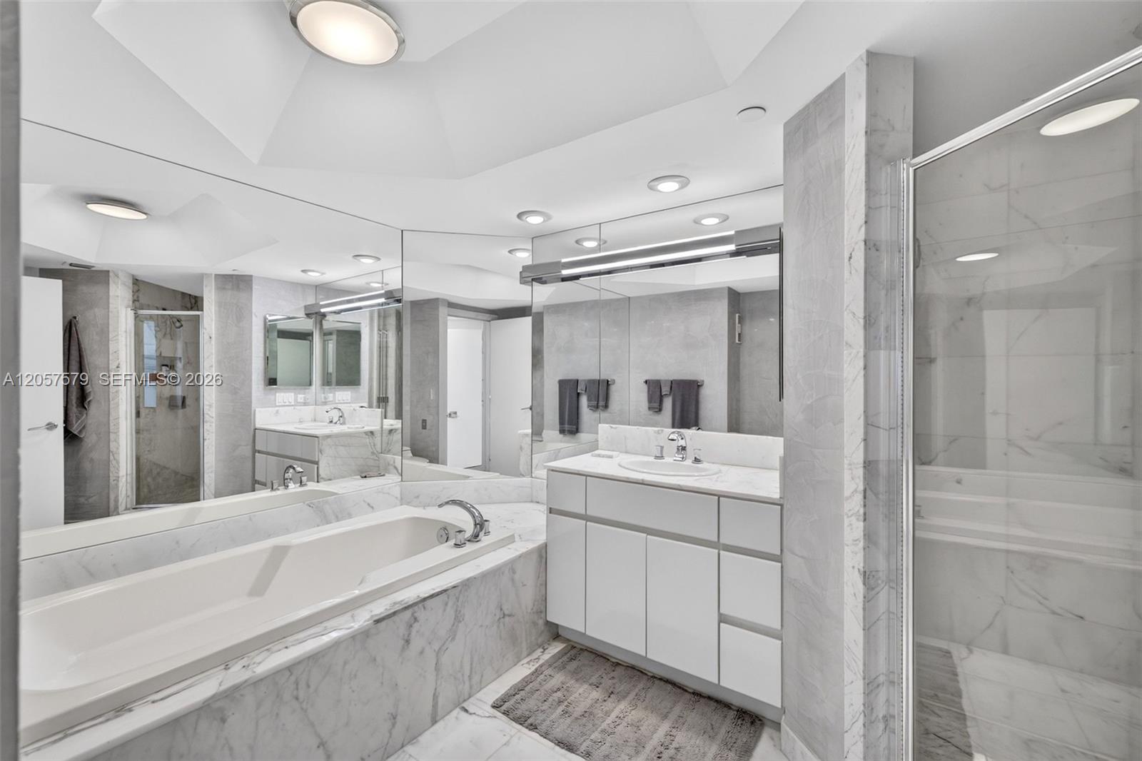 Ver detalles 2506 2 / 3 2154 sq. ft. $ 2026-07-21 0 foto