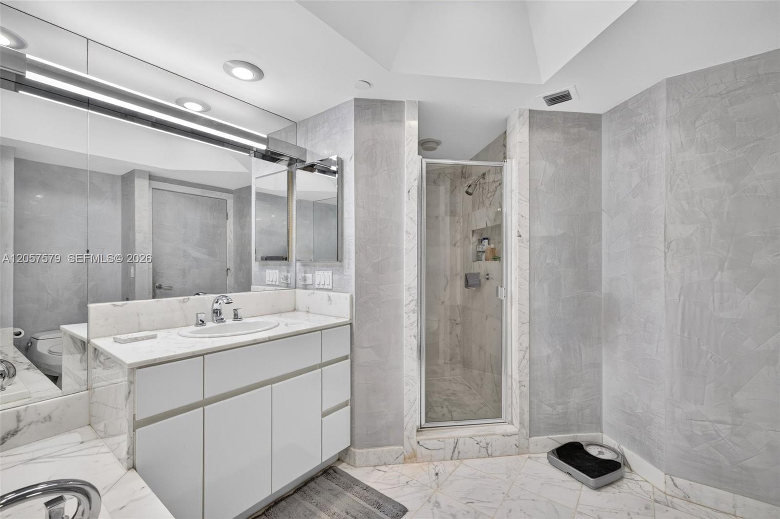 Ver detalles 2506 2 / 3 2154 sq. ft. $ 2026-07-21 0 foto