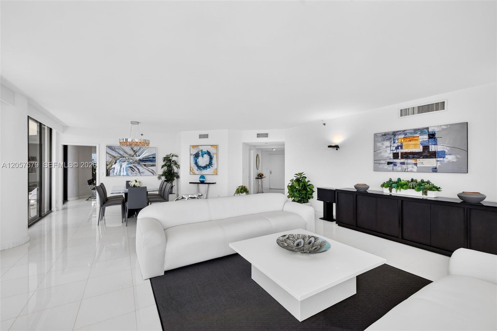 Ver detalles 2506 2 / 3 2154 sq. ft. $ 2026-07-21 0 foto