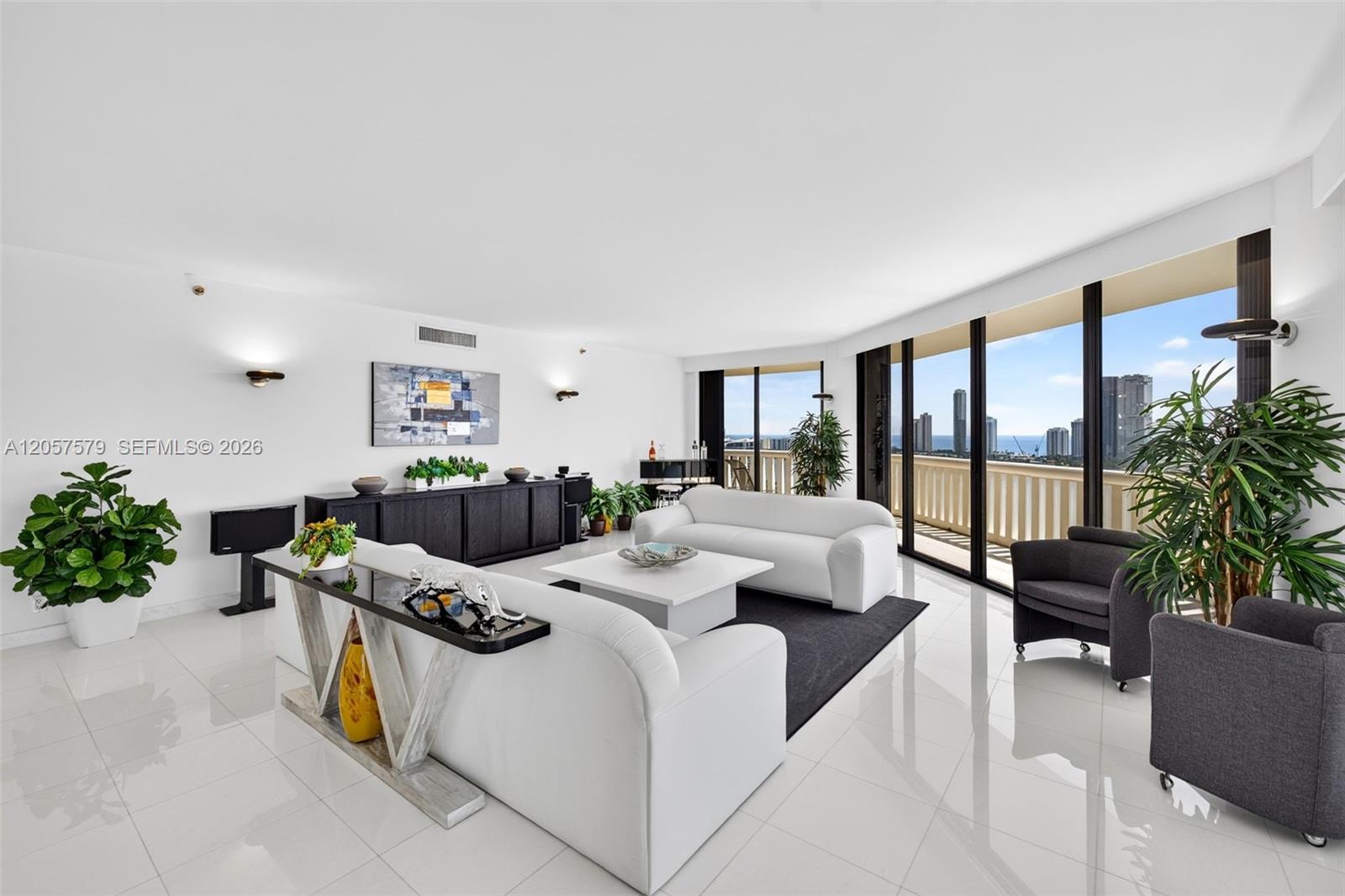 Ver detalles 2506 2 / 3 2154 sq. ft. $ 2026-07-21 0 foto