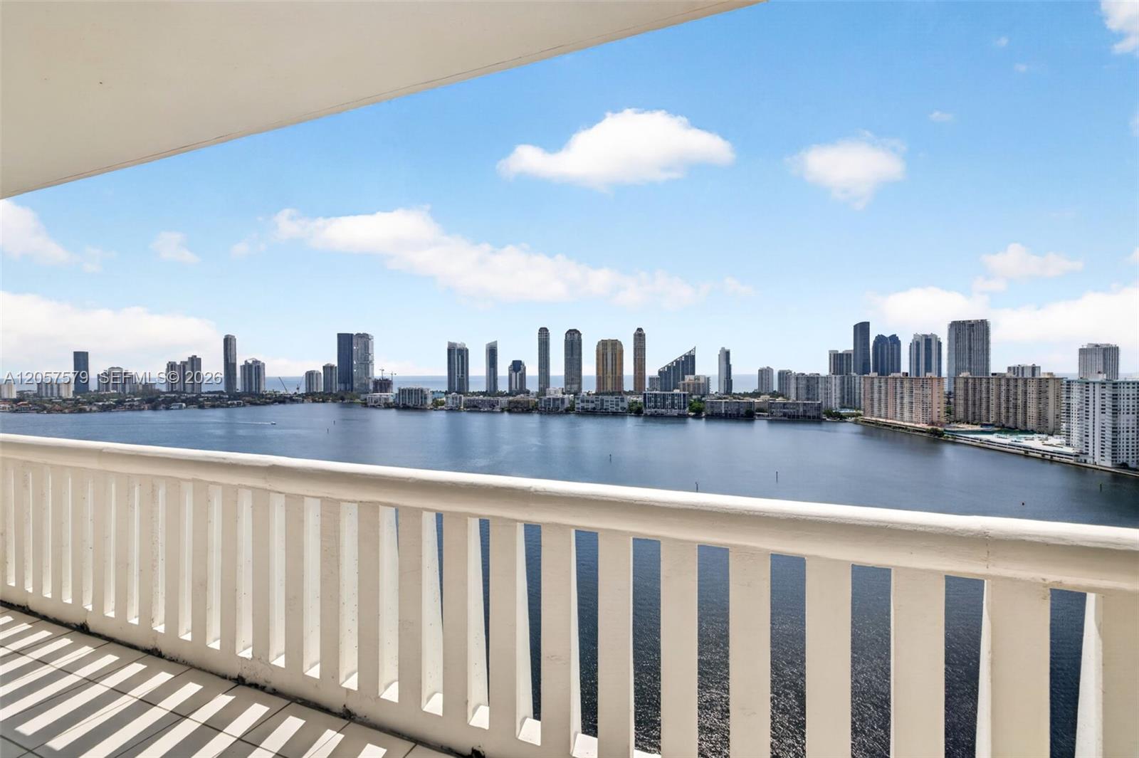 Ver detalles 2506 2 / 3 2154 sq. ft. $ 2026-07-21 0 foto