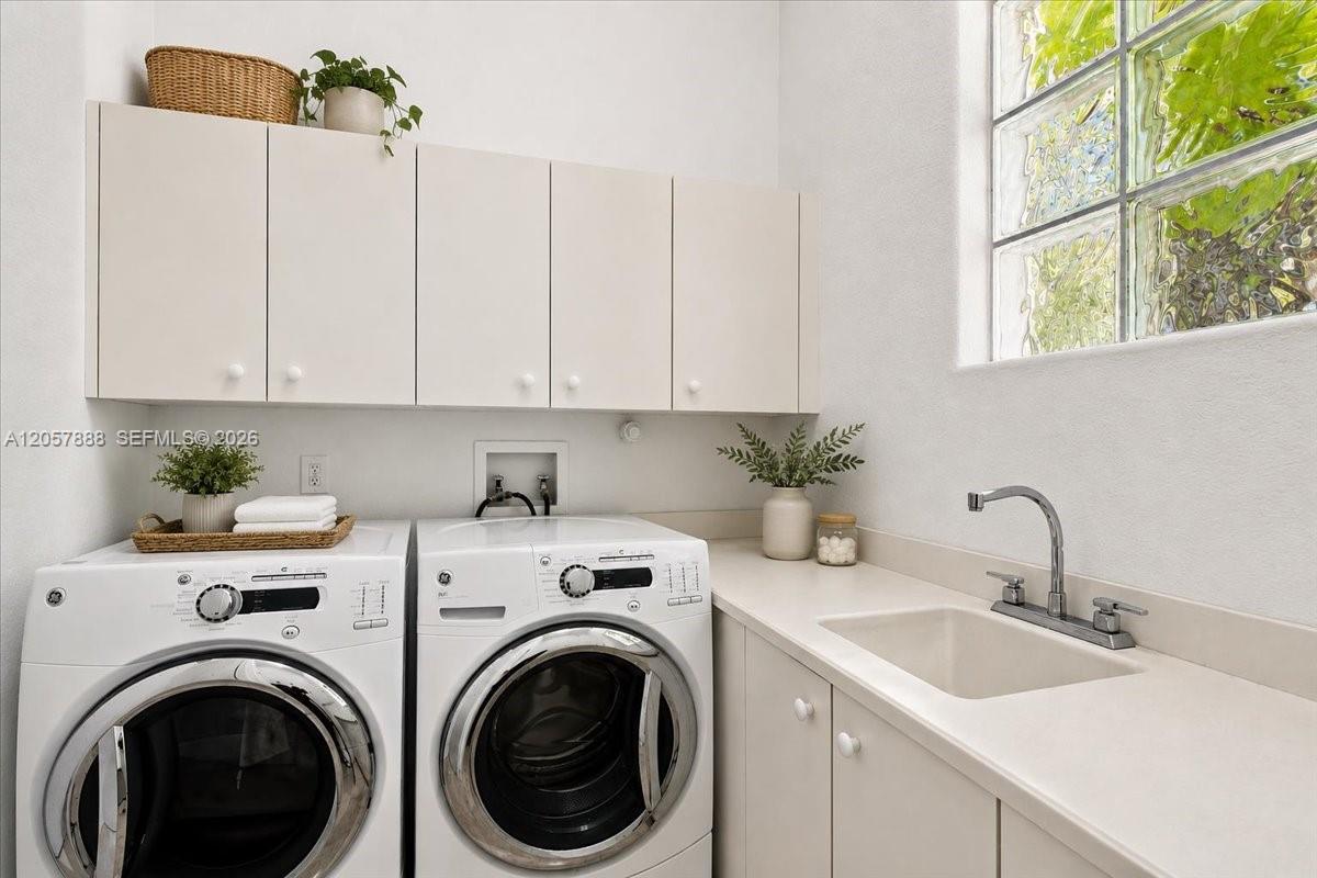 Photo of 996 Sanibel Dr (996), Hollywood, Florida, 33019 - CLEAN AND CONVENIENT!