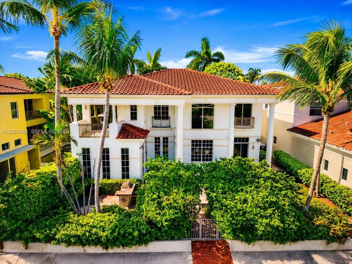 Photo of 996 Sanibel Dr (996), Hollywood, Florida, 33019 - MEDITERRANEAN STYLE AND ELEGANCE!