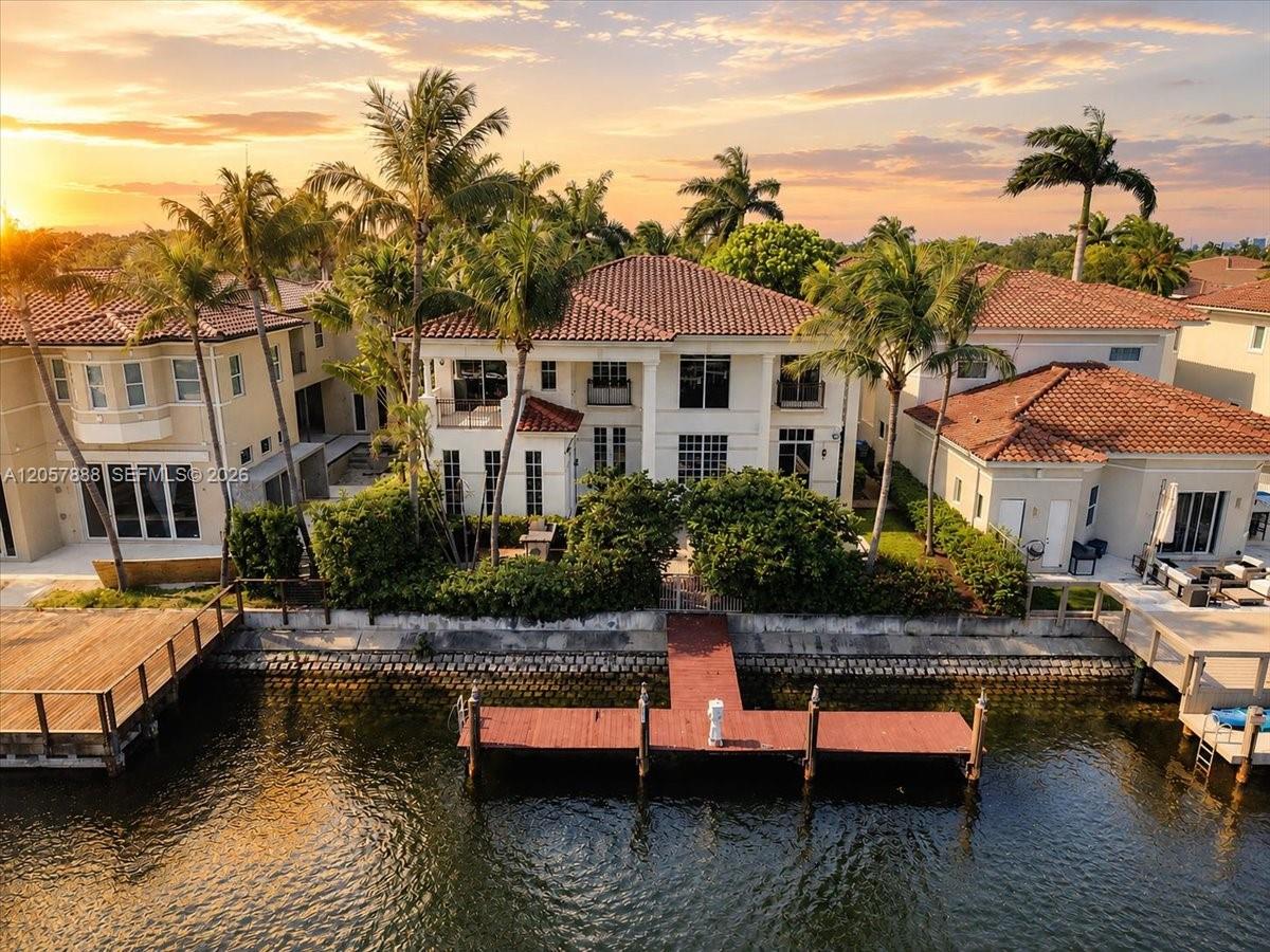 Photo of 996 Sanibel Dr (996), Hollywood, Florida, 33019 - YOUR DREAM HOME IN ALL IT'S BEAUTY!