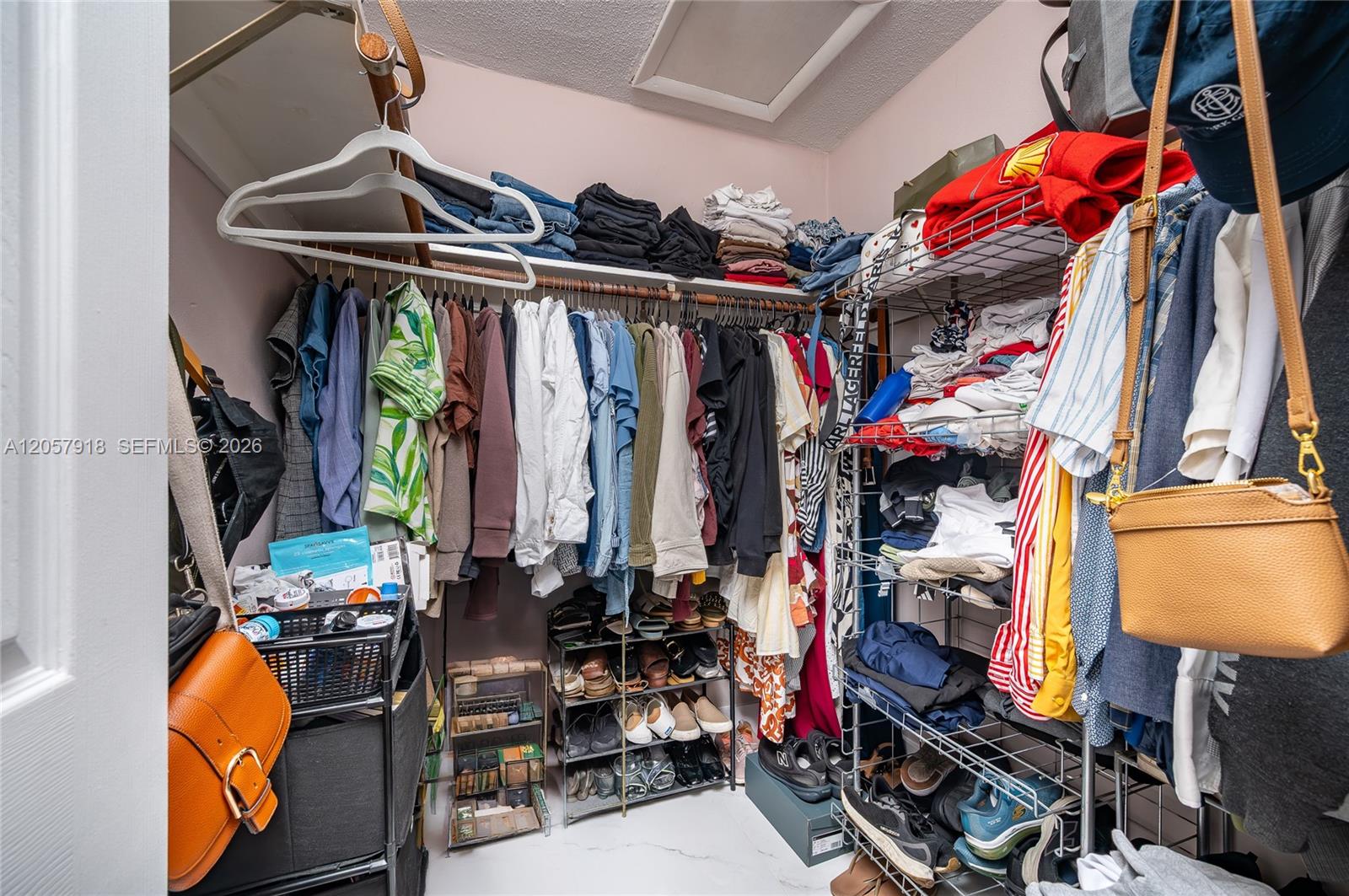 Ver detalles / 2578 sq. ft. $ 2026-07-22 0 foto