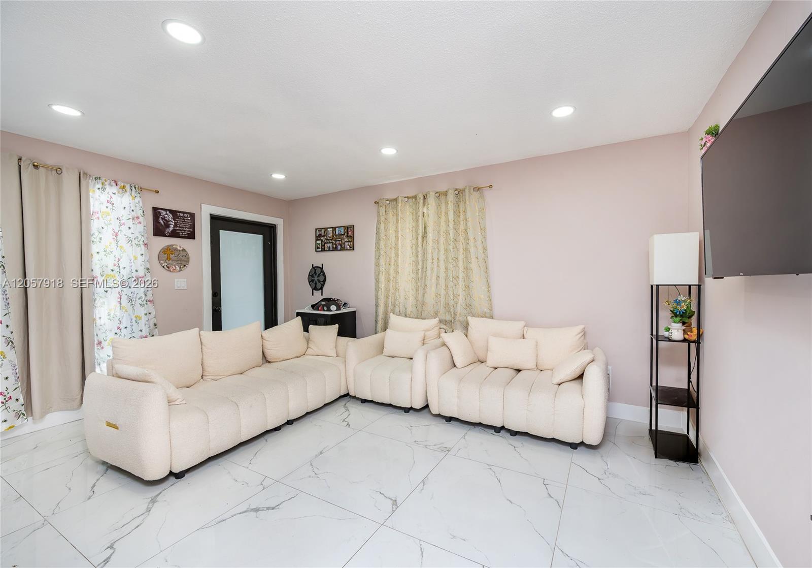 Ver detalles / 2578 sq. ft. $ 2026-07-22 0 foto