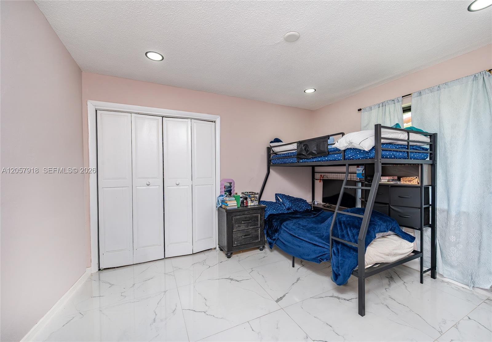 Ver detalles / 2578 sq. ft. $ 2026-07-22 0 foto