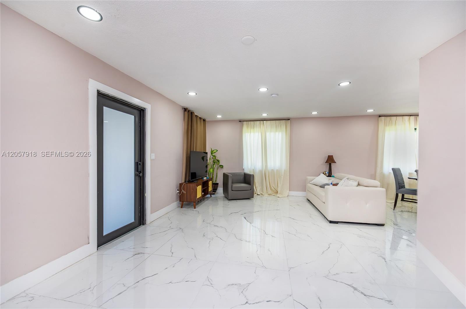 Ver detalles / 2578 sq. ft. $ 2026-07-22 0 foto