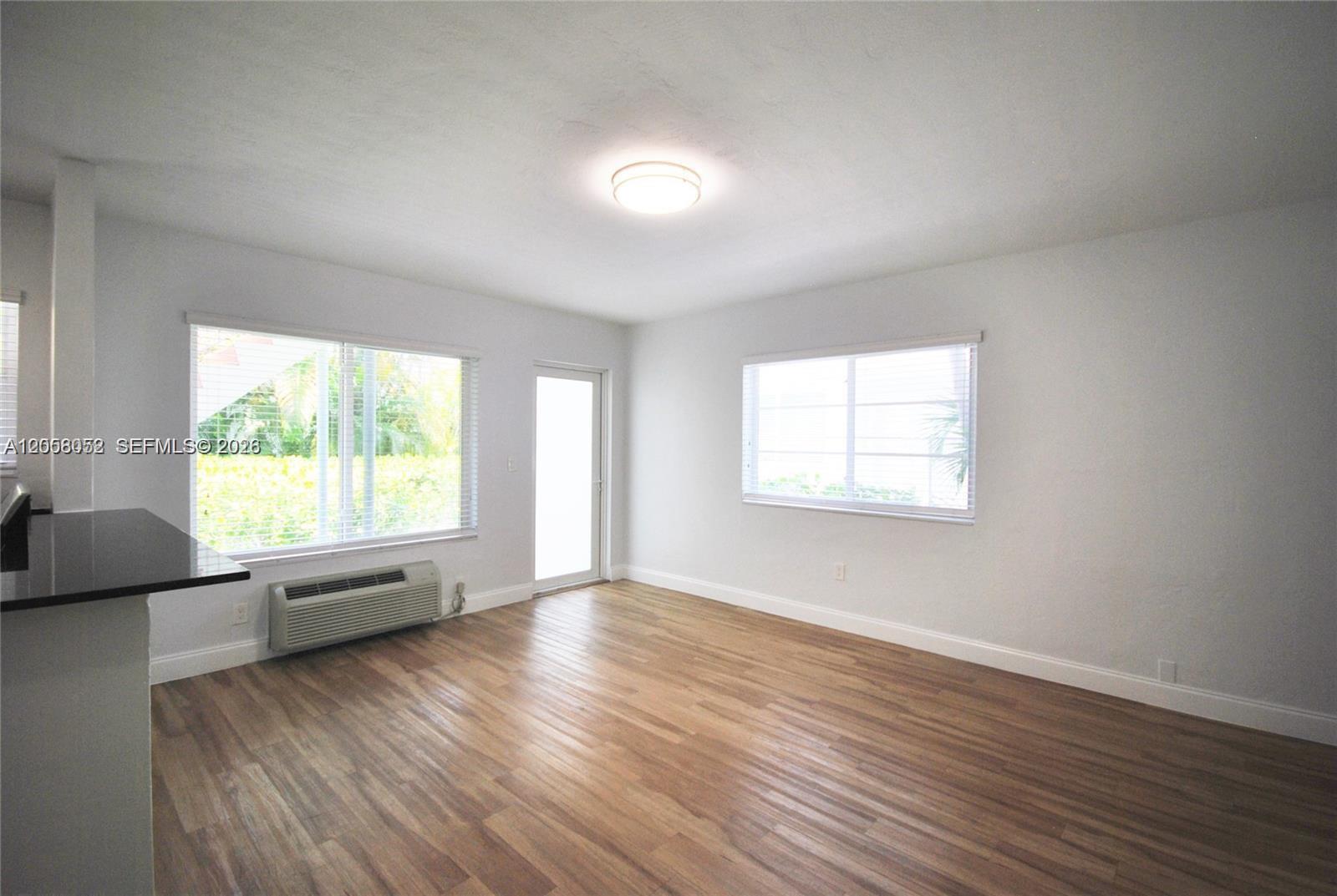 1-8  /   sq. ft. $ 2026-07-22 0 foto