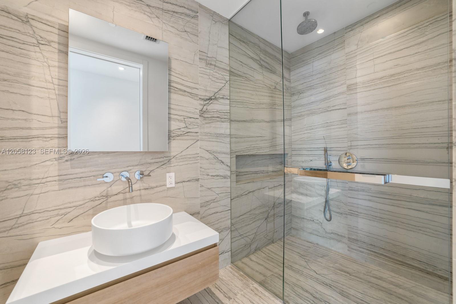 701 3 / 4 2233 sq. ft. $ 2026-07-22 0 Photo