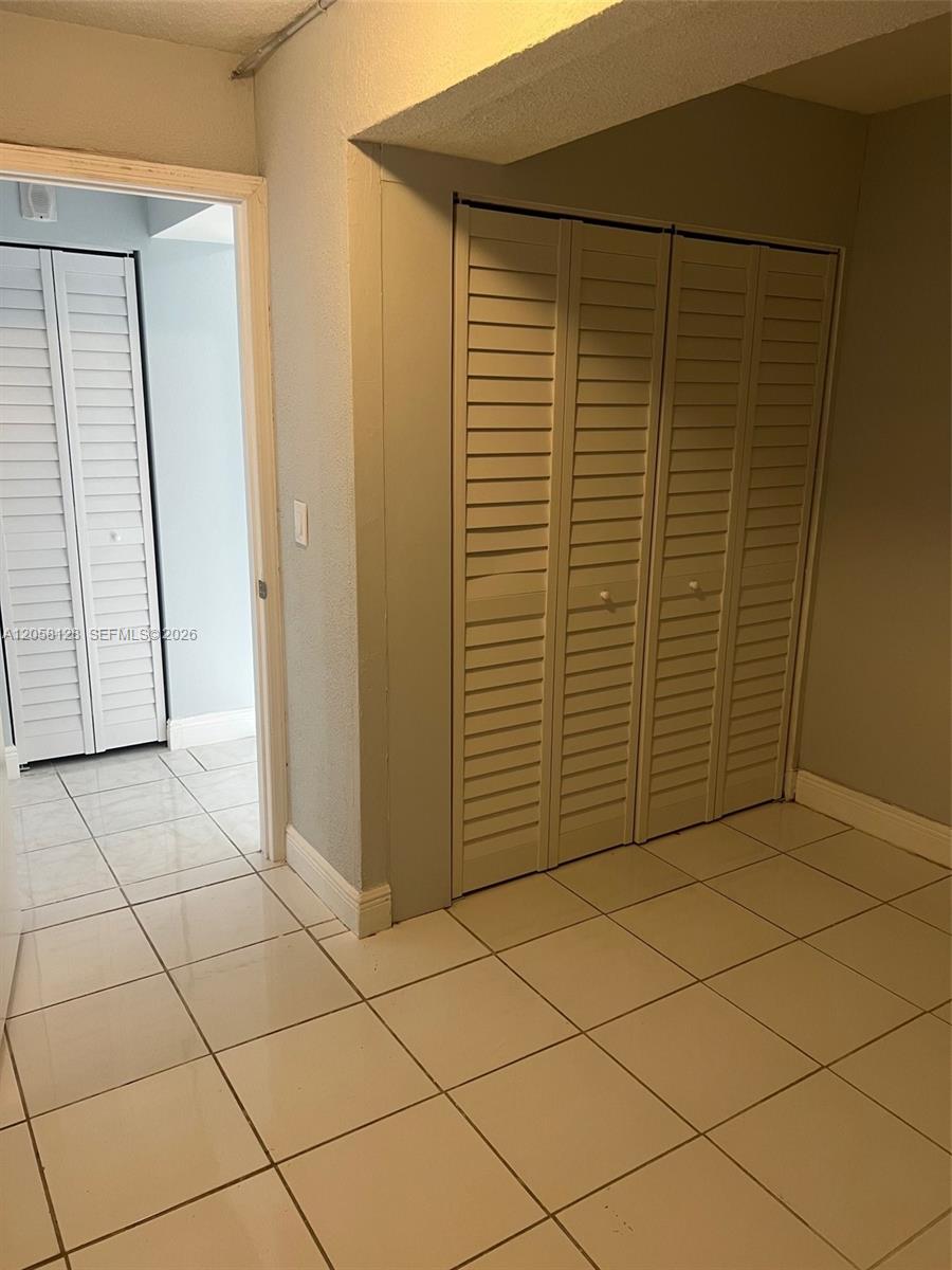 Ver detalles 410-2 2 / 2 1036 sq. ft. $ 2026-07-22 0 foto