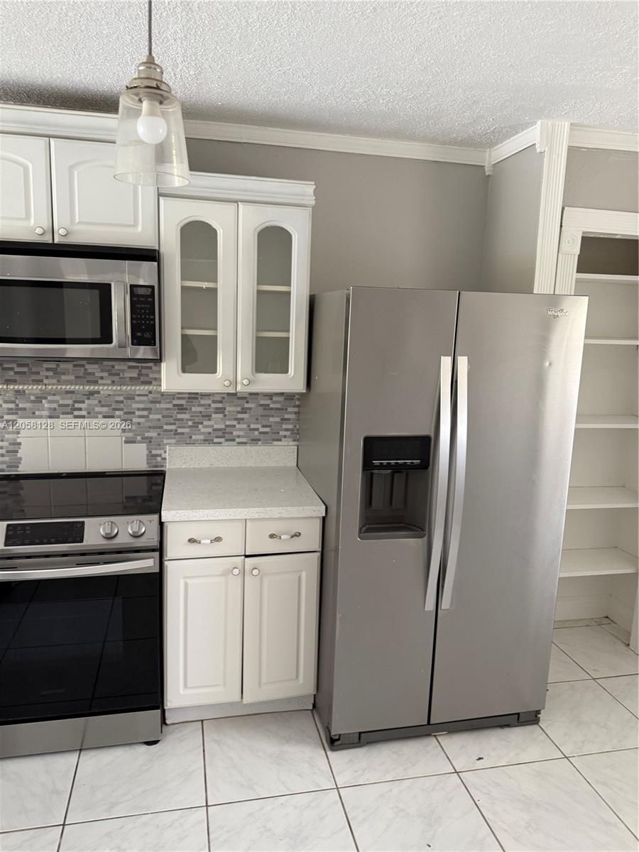 Ver detalles 410-2 2 / 2 1036 sq. ft. $ 2026-07-22 0 foto