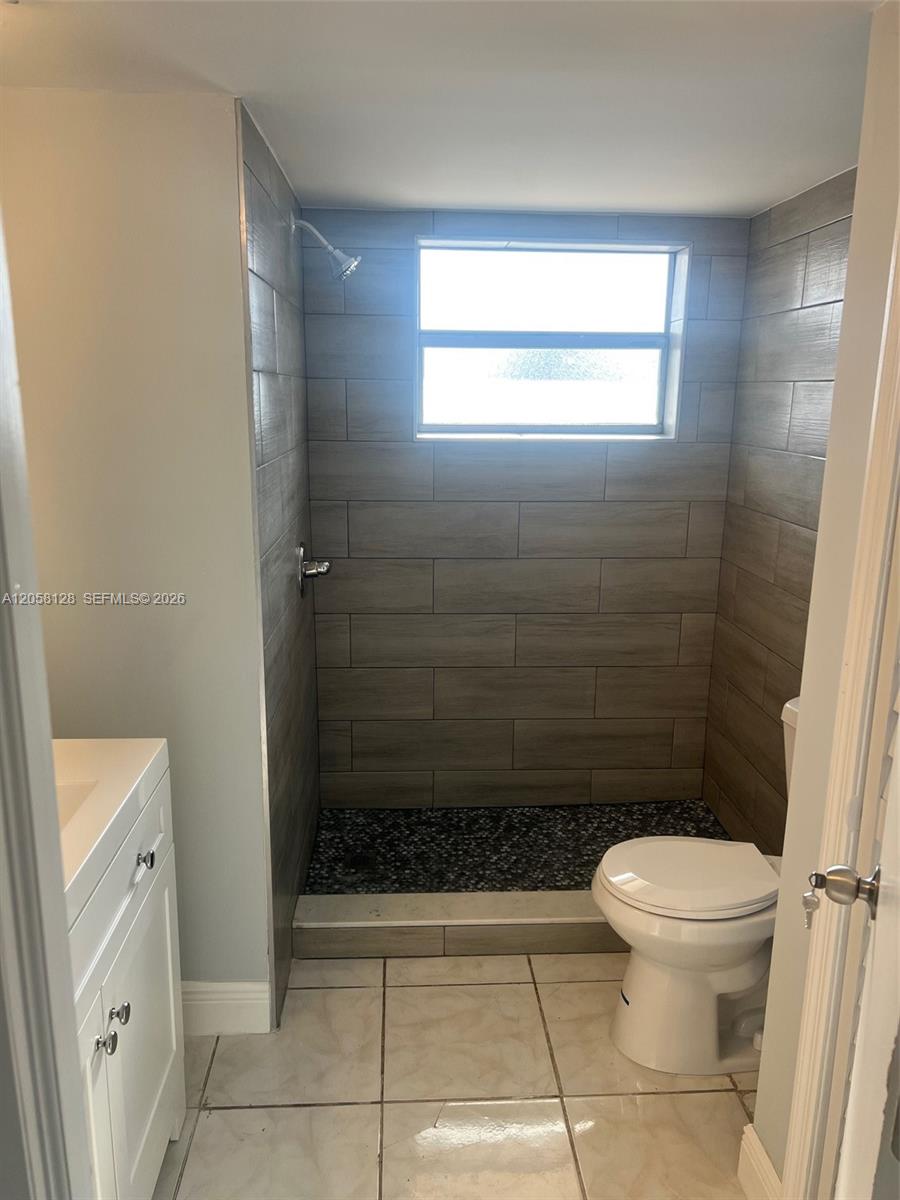 Ver detalles 410-2 2 / 2 1036 sq. ft. $ 2026-07-22 0 foto